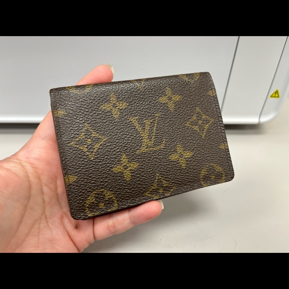 Louis Vuitton Card holder In monogram